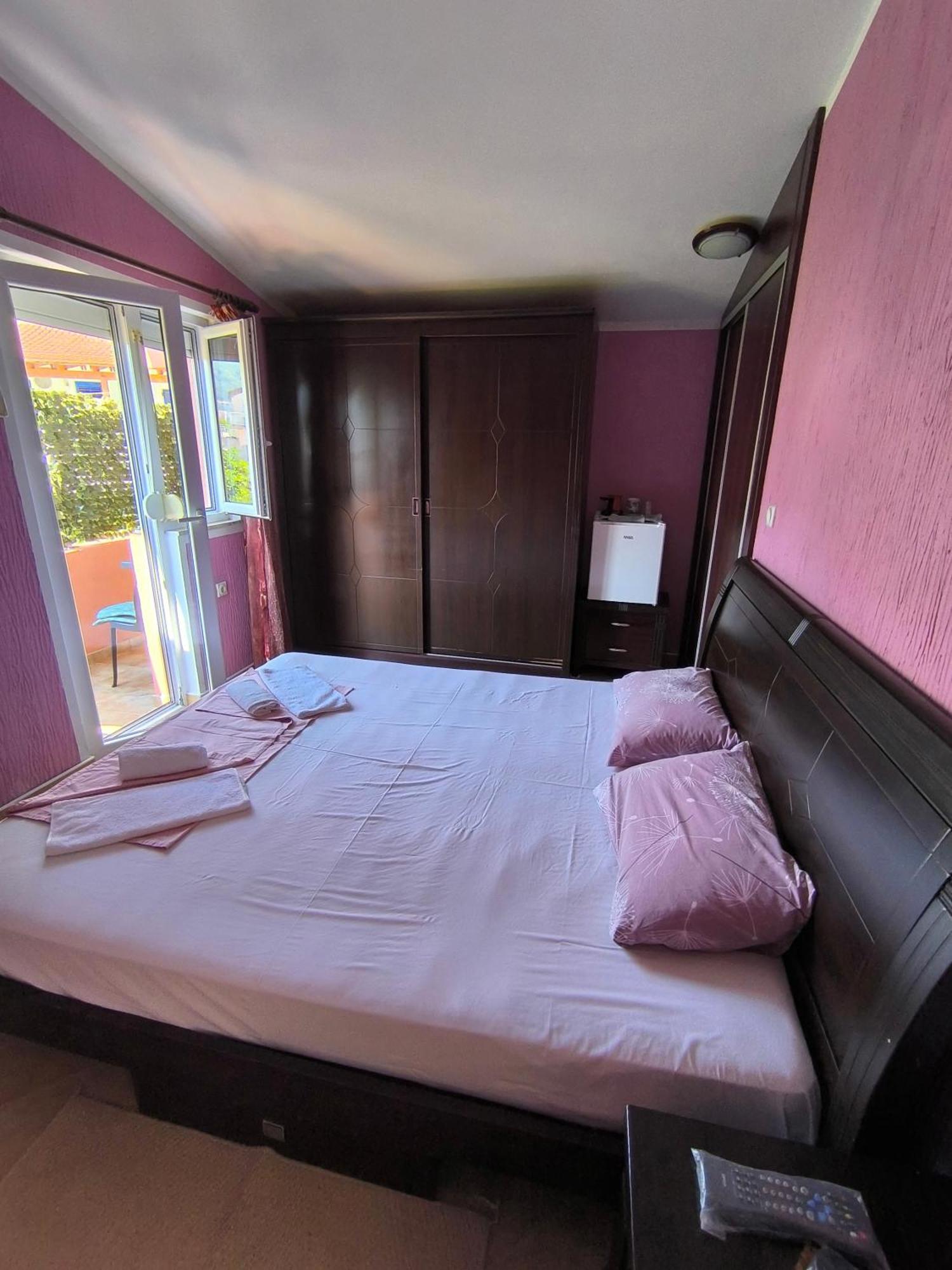 Guesthouse Lautasevic Petrovac Exterior foto