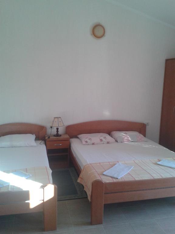 Guesthouse Lautasevic Petrovac Exterior foto