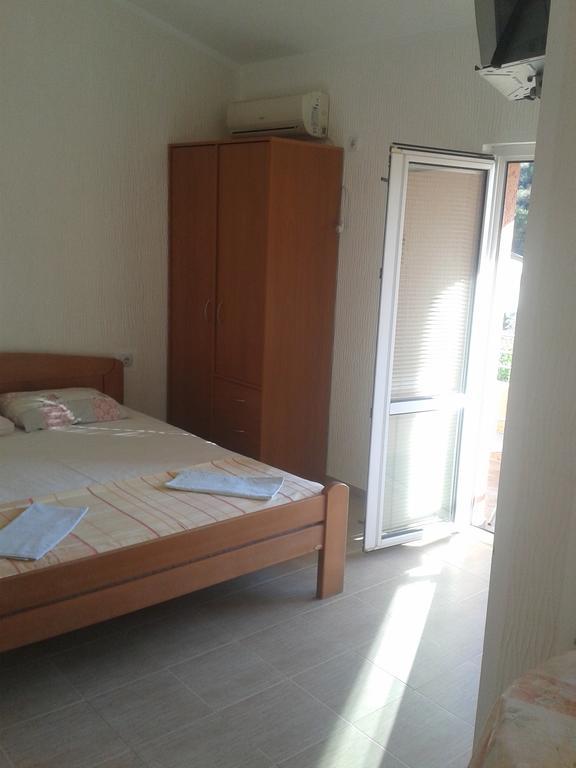 Guesthouse Lautasevic Petrovac Exterior foto