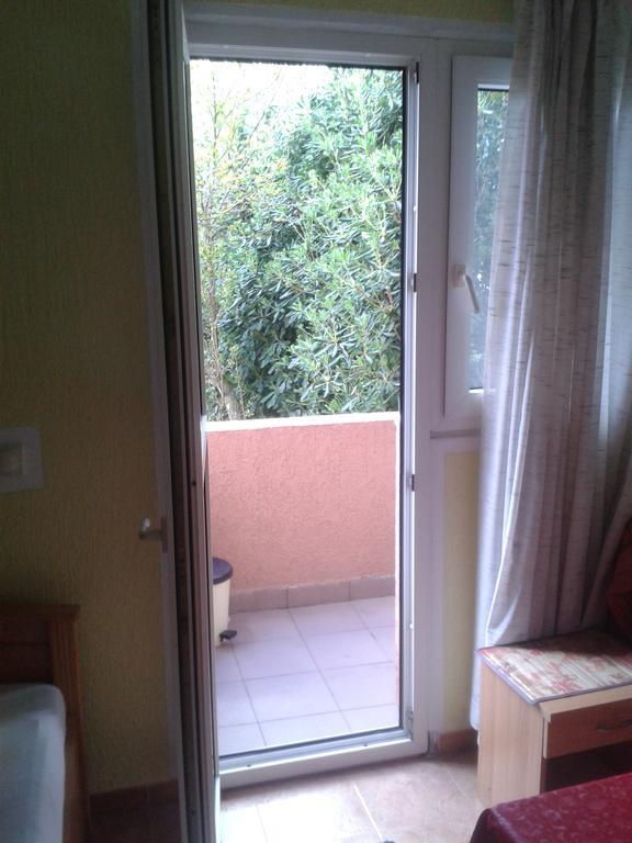 Guesthouse Lautasevic Petrovac Exterior foto