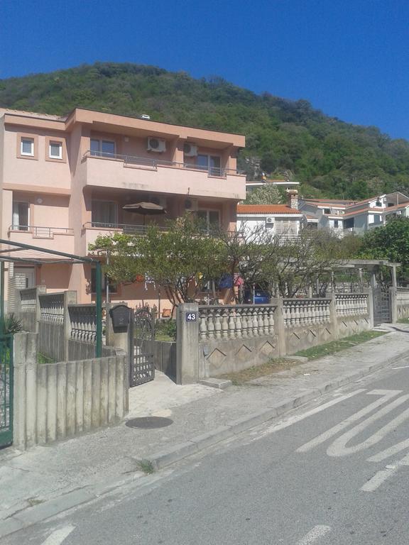 Guesthouse Lautasevic Petrovac Exterior foto